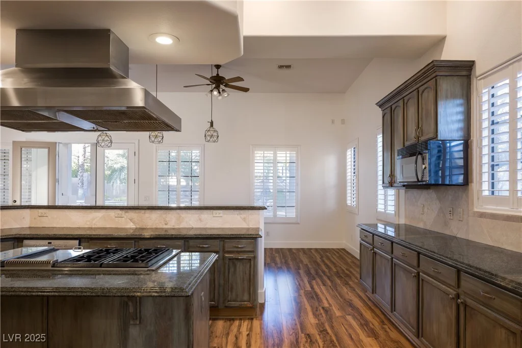 9904 Moonridge, Las Vegas, NV 89134