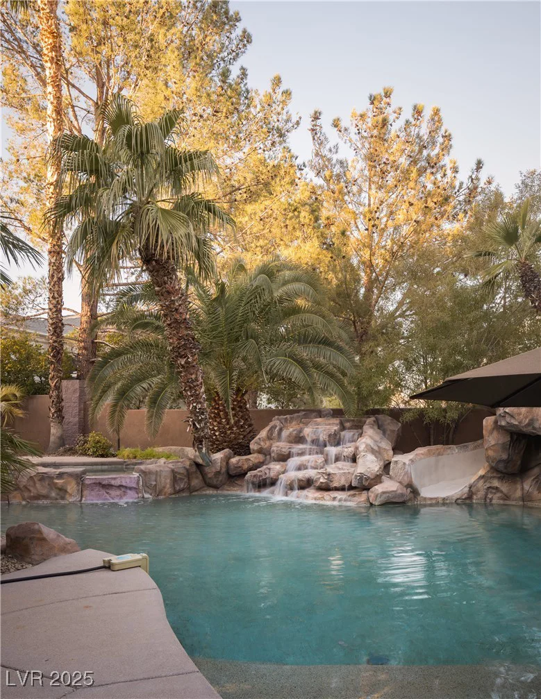 9904 Moonridge, Las Vegas, NV 89134