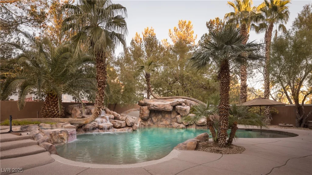 9904 Moonridge, Las Vegas, NV 89134