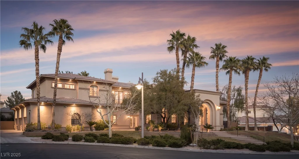 9904 Moonridge, Las Vegas, NV 89134