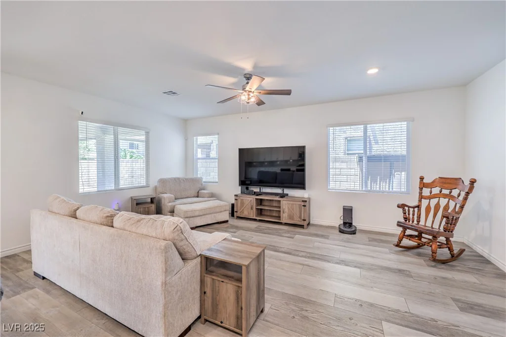 3821 Nesting Wren, North Las Vegas, NV 89084