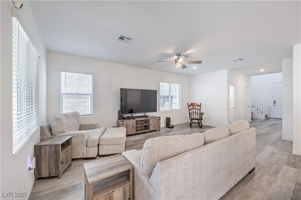 3821 Nesting Wren, North Las Vegas, NV 89084
