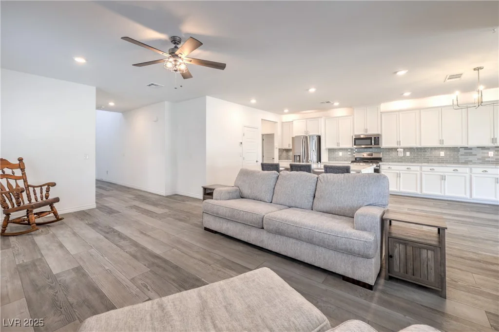 3821 Nesting Wren, North Las Vegas, NV 89084
