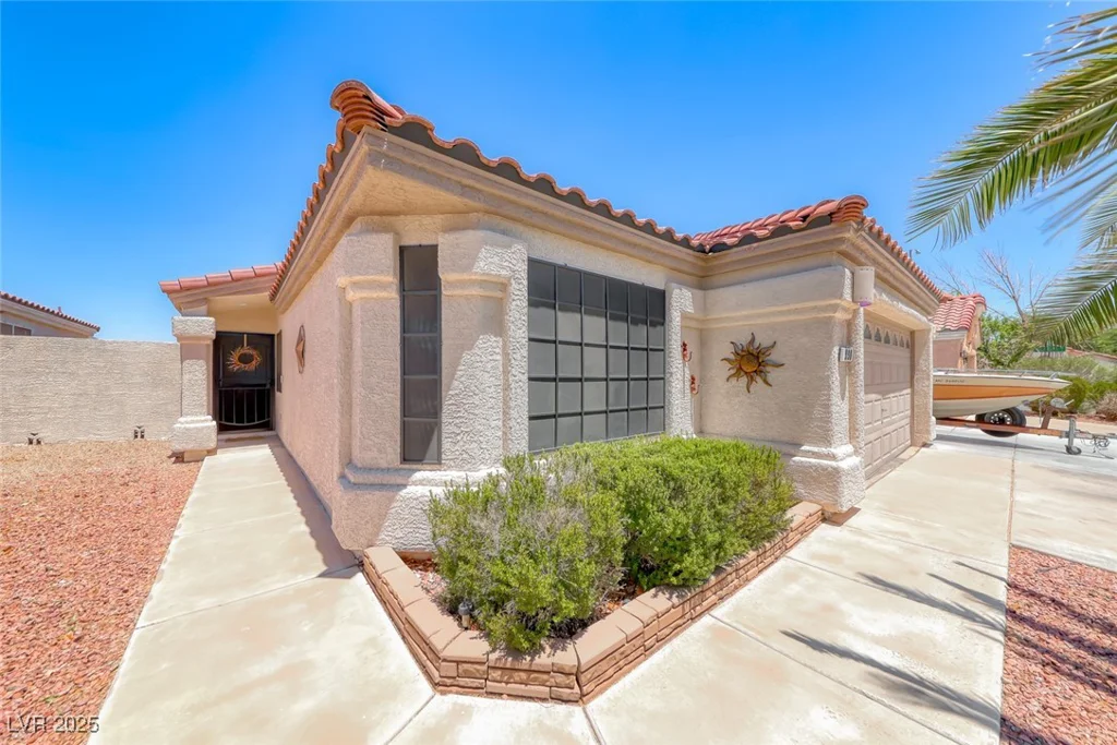 990 Ridge Path, Henderson, NV 89015