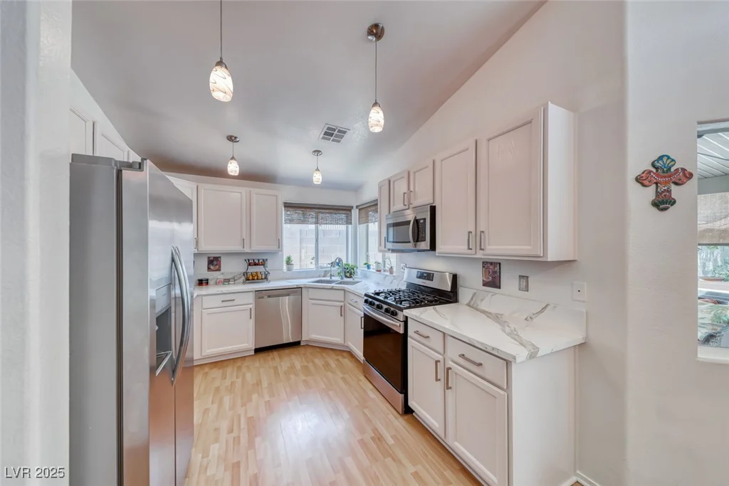 990 Ridge Path, Henderson, NV 89015
