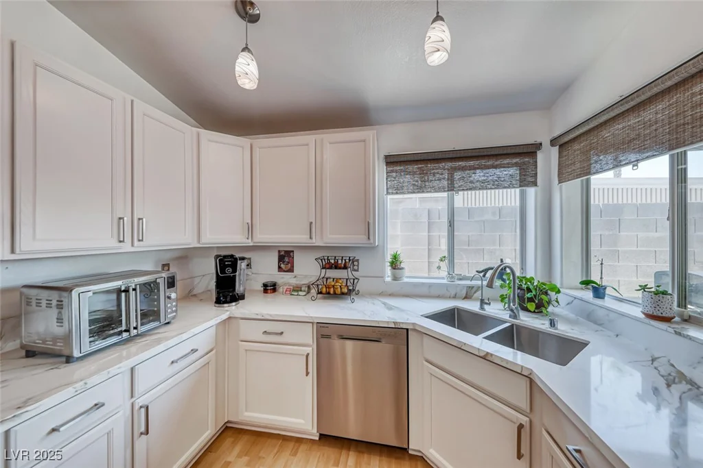 990 Ridge Path, Henderson, NV 89015