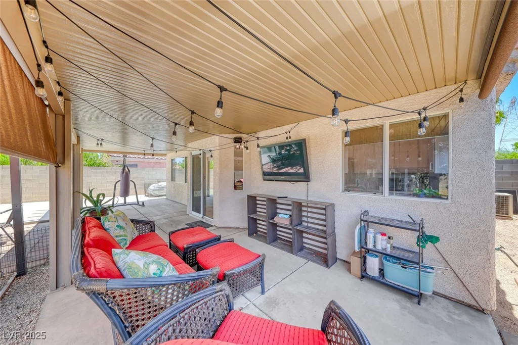 990 Ridge Path, Henderson, NV 89015