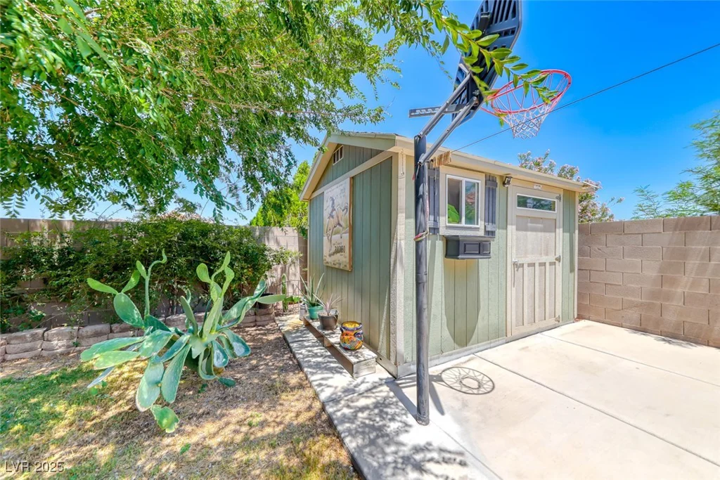 990 Ridge Path, Henderson, NV 89015
