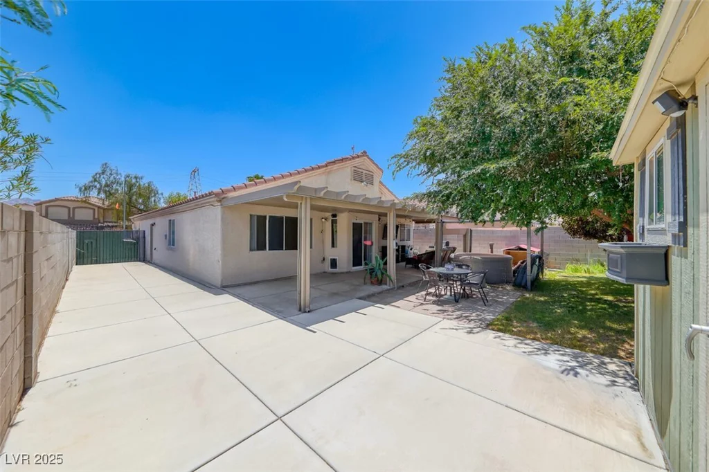 990 Ridge Path, Henderson, NV 89015