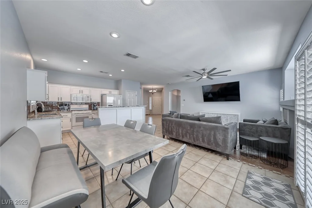 10193 Queens Church, Las Vegas, NV 89135