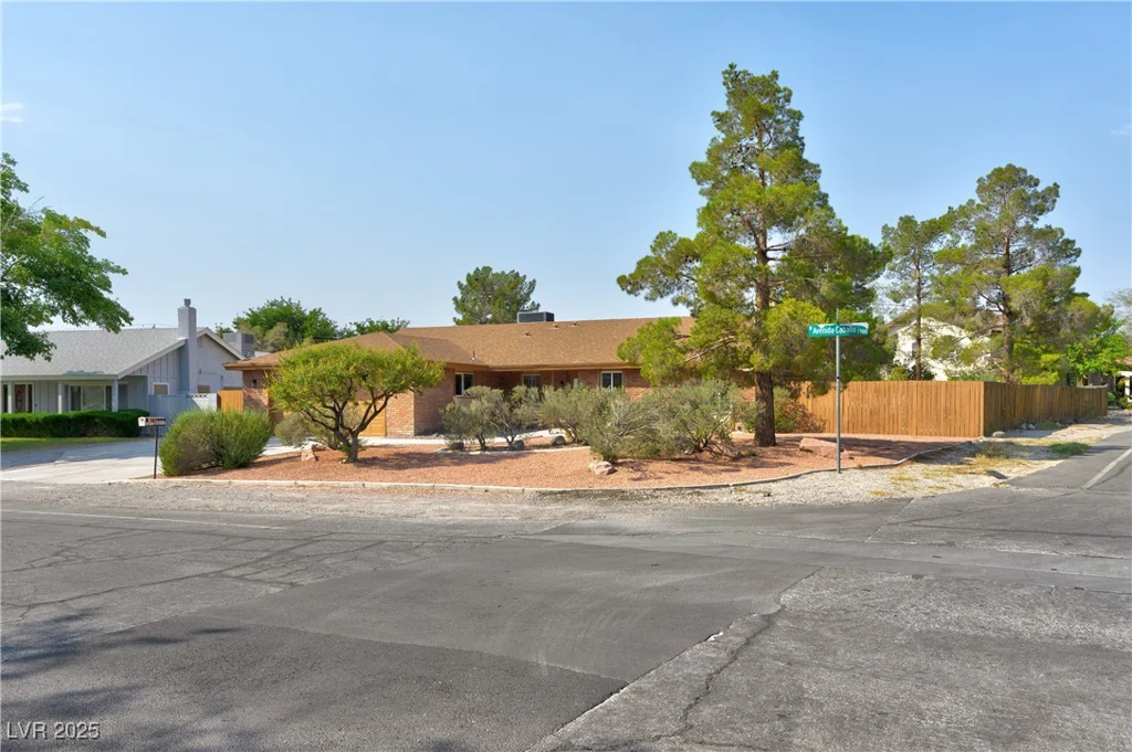 5517 Avenida Caballo, Las Vegas, NV 89108