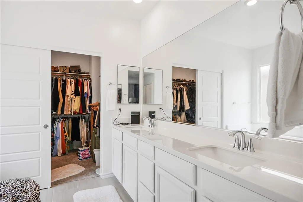 6839 Greensmen, Las Vegas, NV 89156