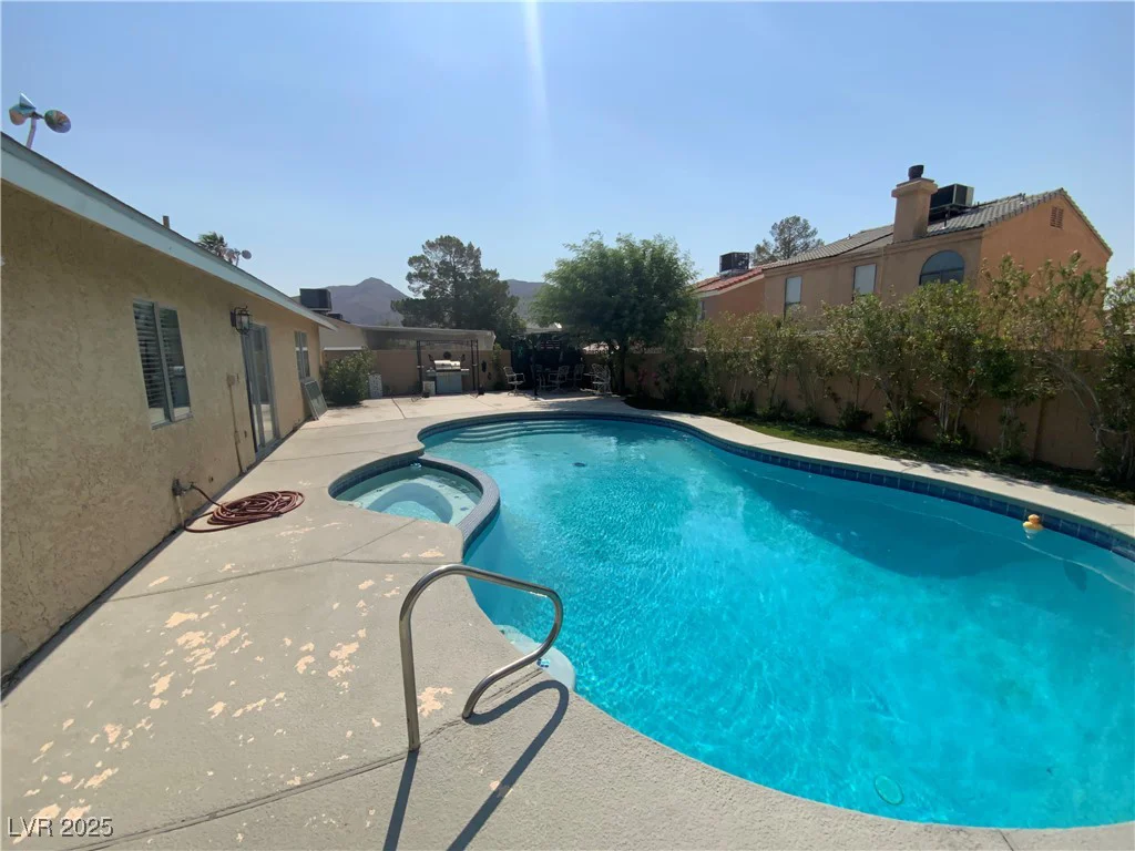 5753 Monroe, Las Vegas, NV 89110
