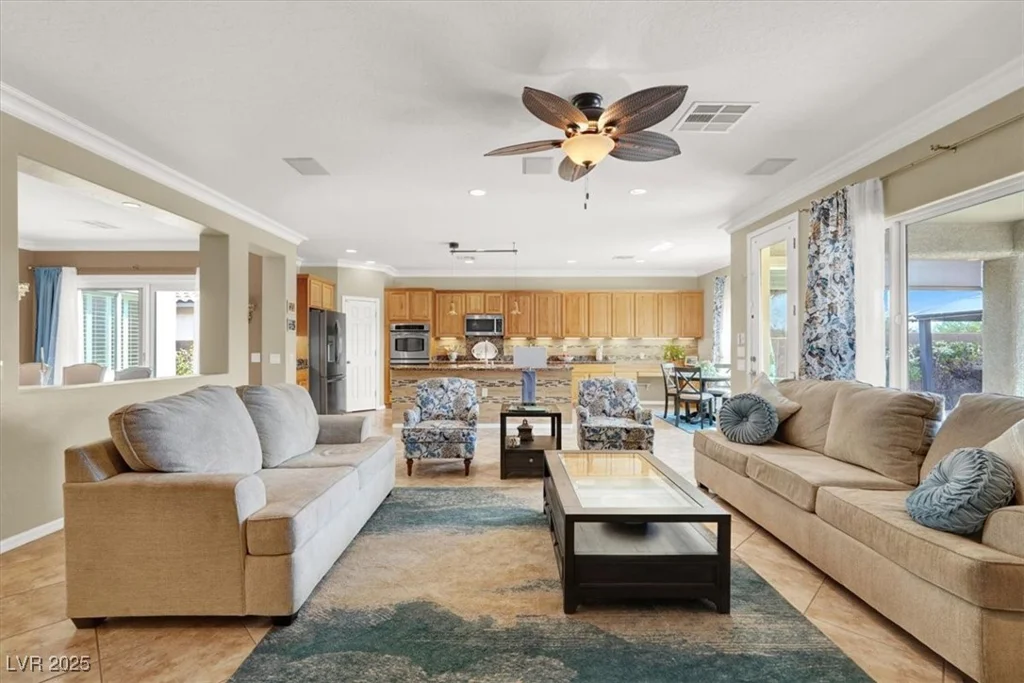 8161 Bay Colony, Las Vegas, NV 89131
