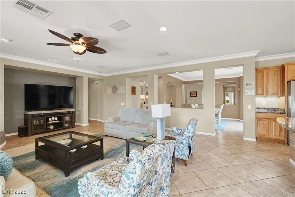 8161 Bay Colony, Las Vegas, NV 89131