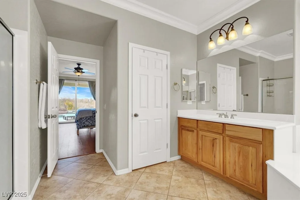 8161 Bay Colony, Las Vegas, NV 89131