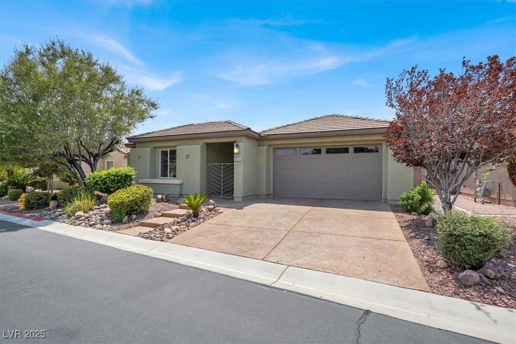8161 Bay Colony, Las Vegas, NV 89131