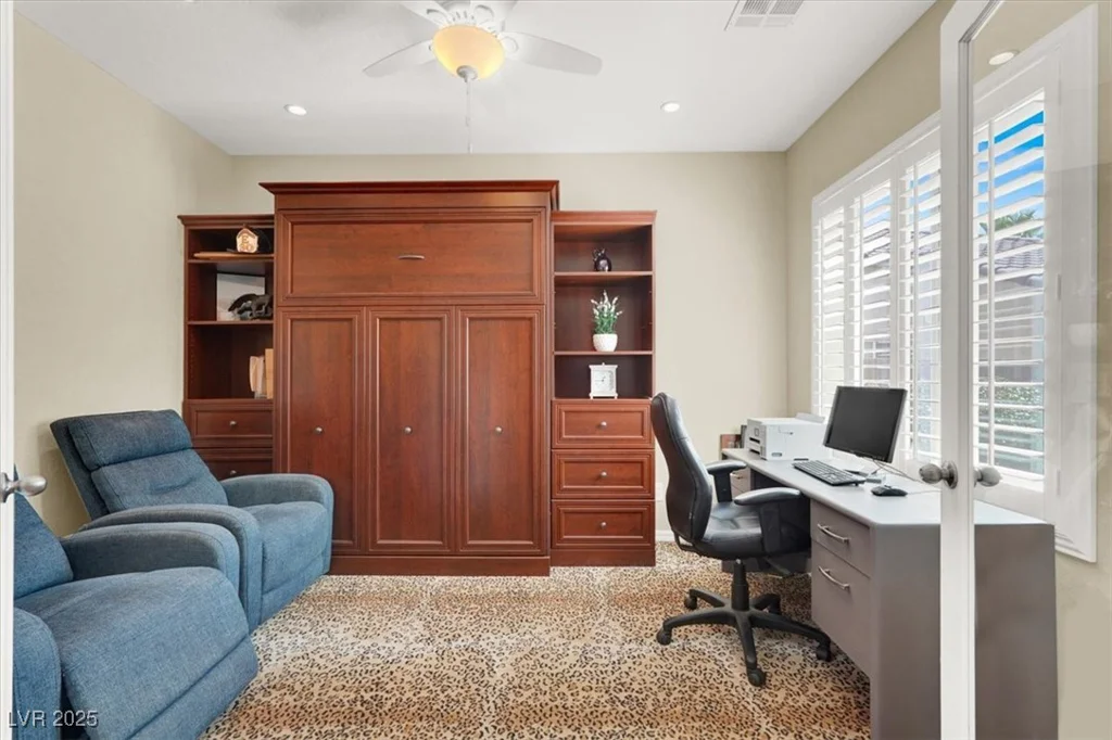 8161 Bay Colony, Las Vegas, NV 89131