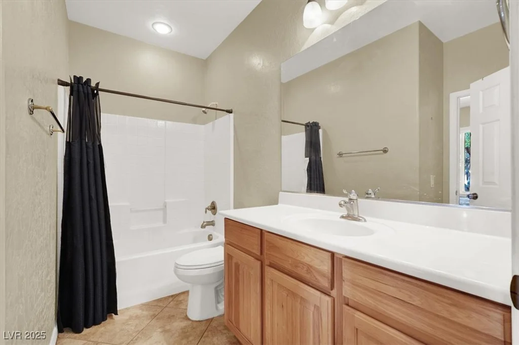 8161 Bay Colony, Las Vegas, NV 89131