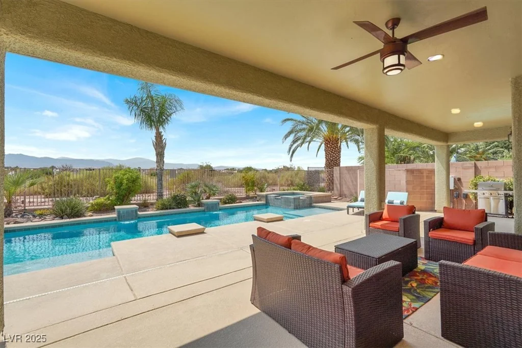 8161 Bay Colony, Las Vegas, NV 89131