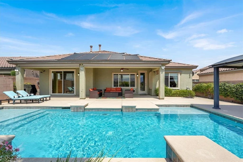 8161 Bay Colony, Las Vegas, NV 89131