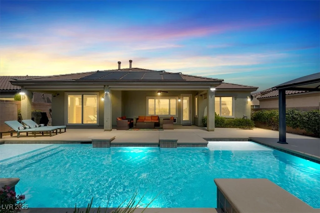 8161 Bay Colony, Las Vegas, NV 89131