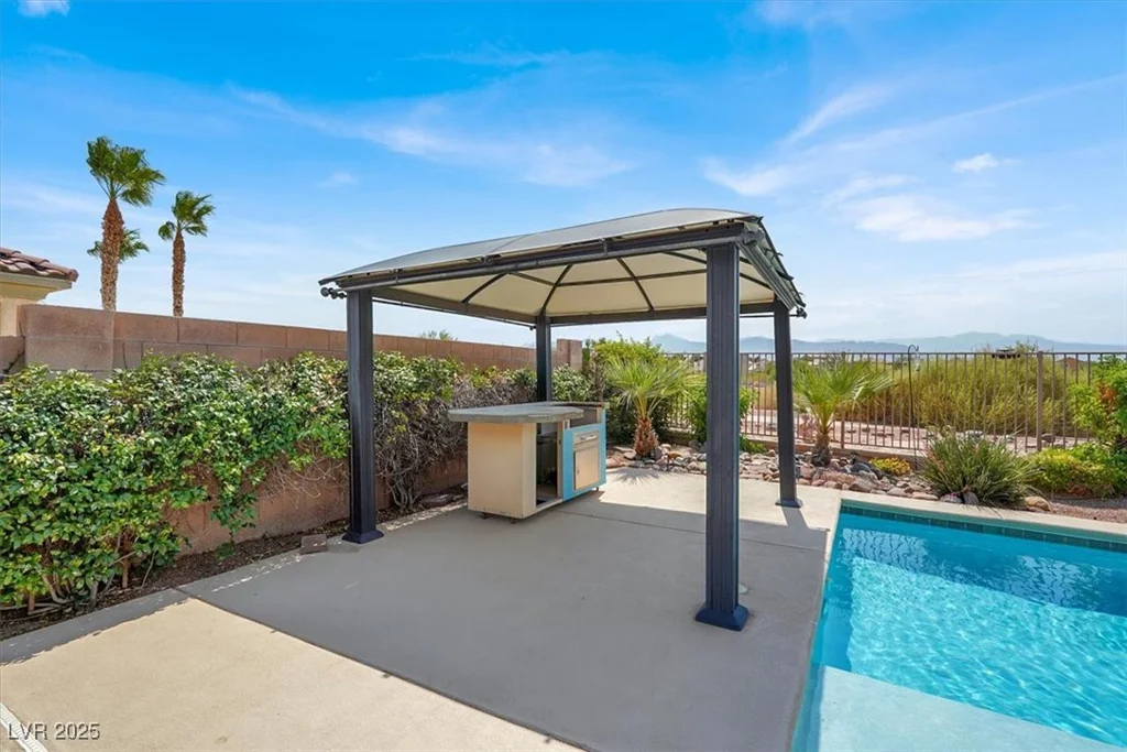 8161 Bay Colony, Las Vegas, NV 89131