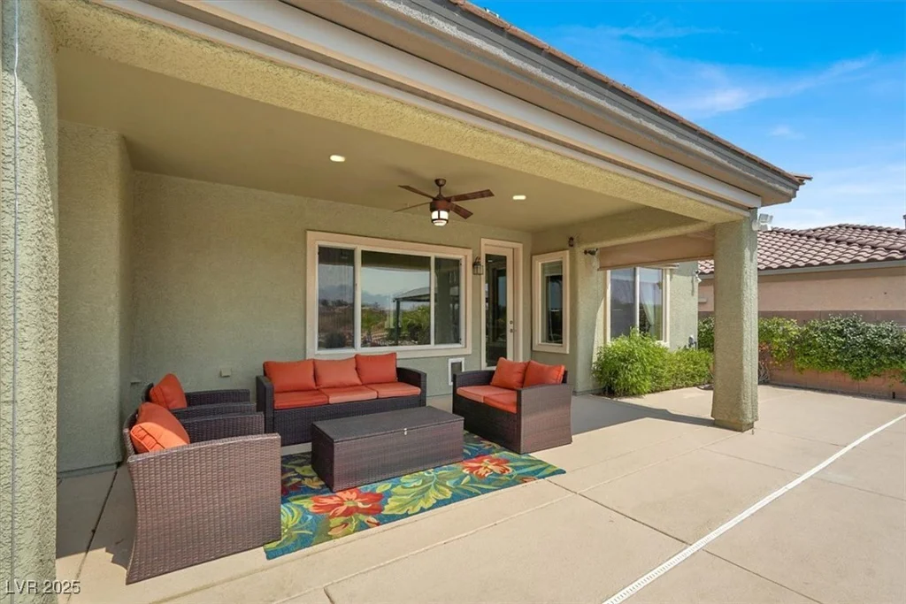 8161 Bay Colony, Las Vegas, NV 89131