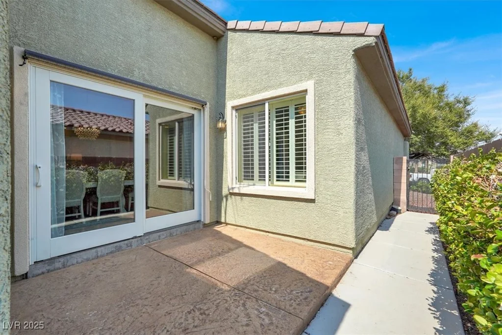 8161 Bay Colony, Las Vegas, NV 89131