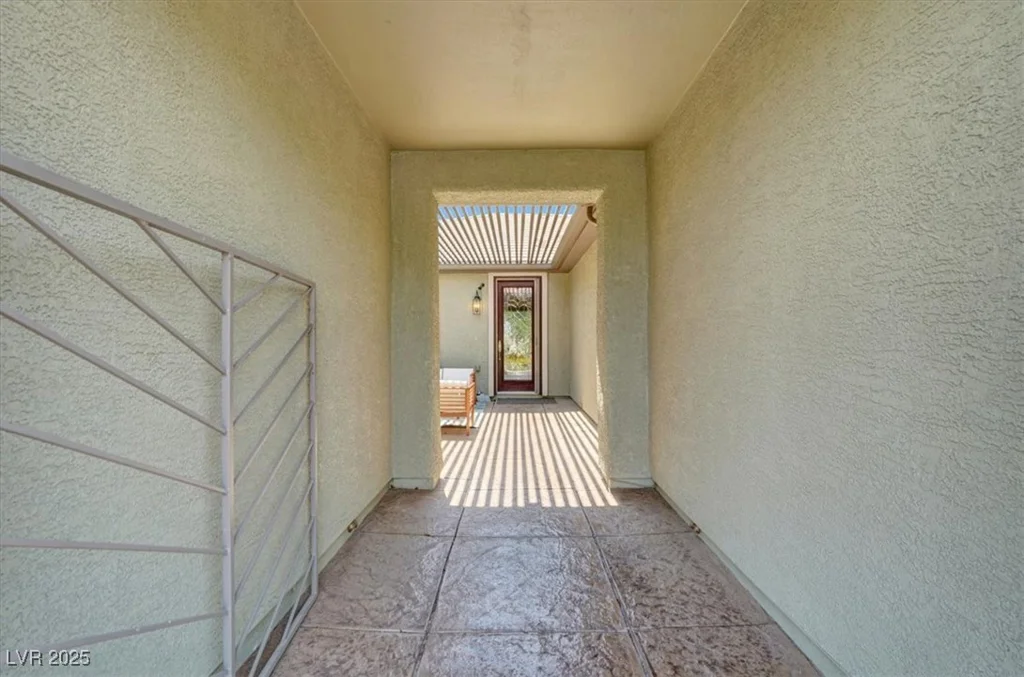 8161 Bay Colony, Las Vegas, NV 89131