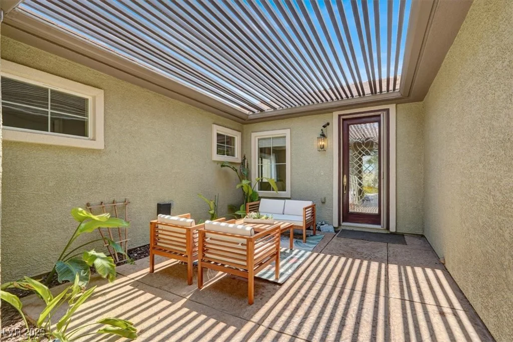 8161 Bay Colony, Las Vegas, NV 89131