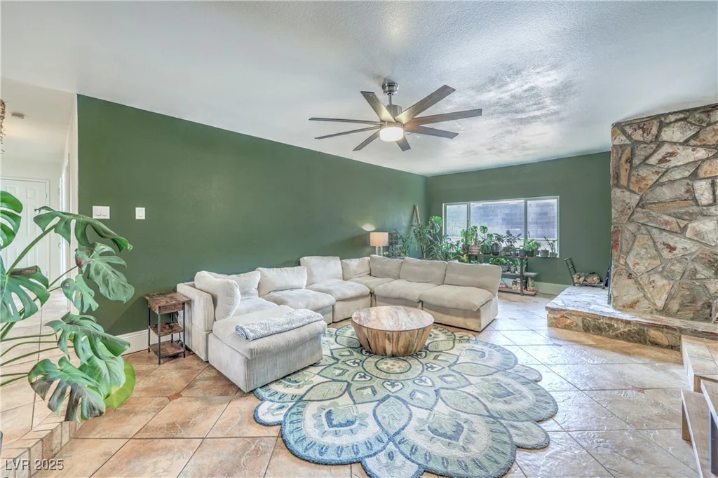 4443 El Cebra, Las Vegas, NV 89121