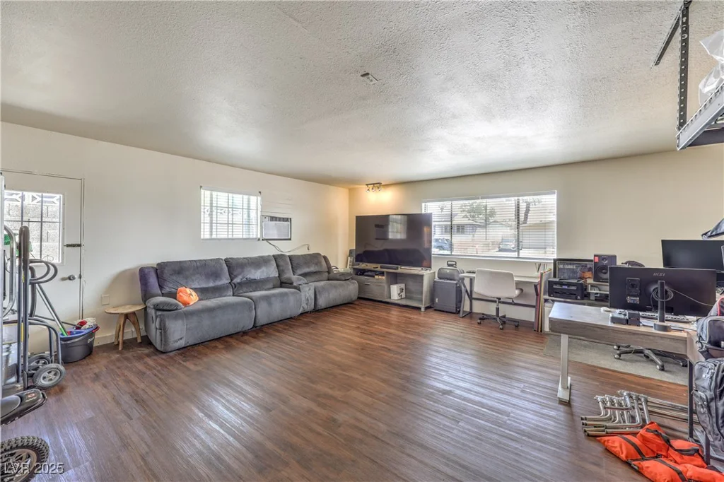4443 El Cebra, Las Vegas, NV 89121