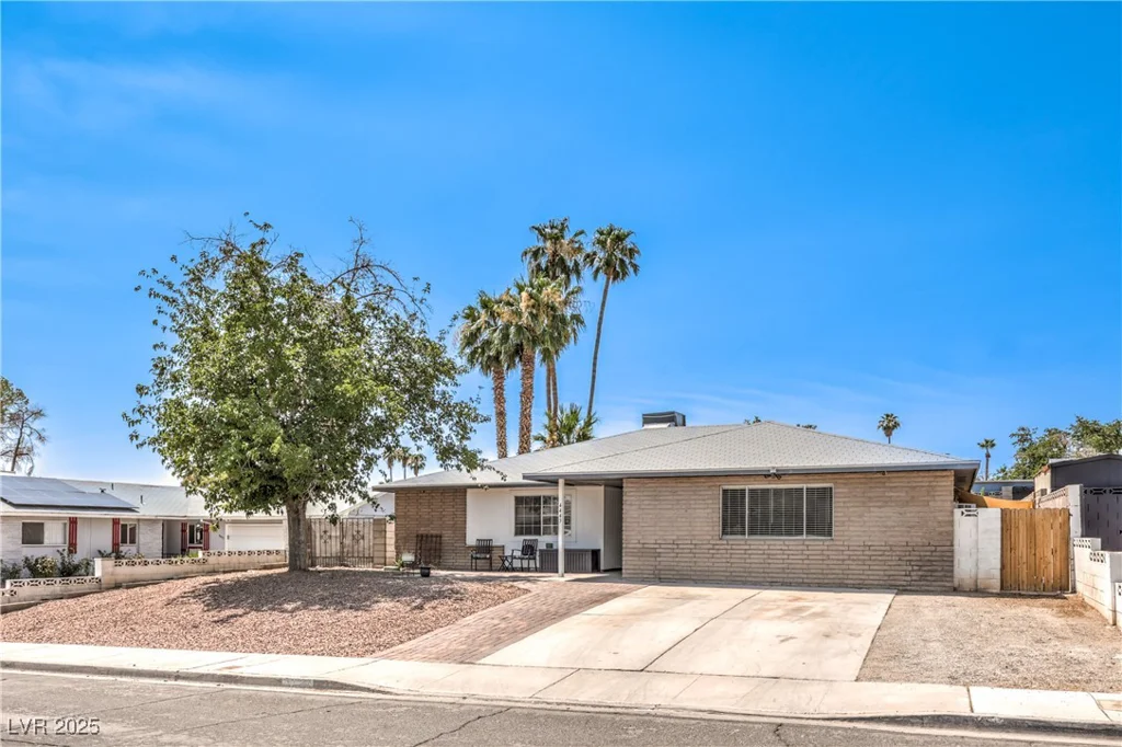 4443 El Cebra, Las Vegas, NV 89121