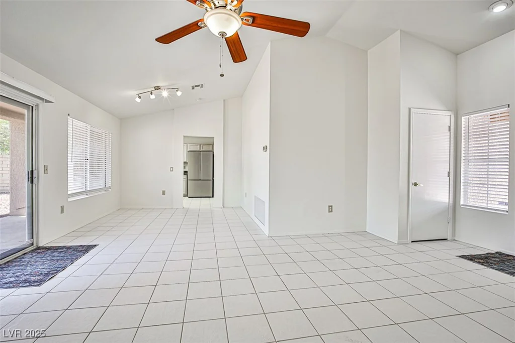 2520 Silverton, Las Vegas, NV 89134