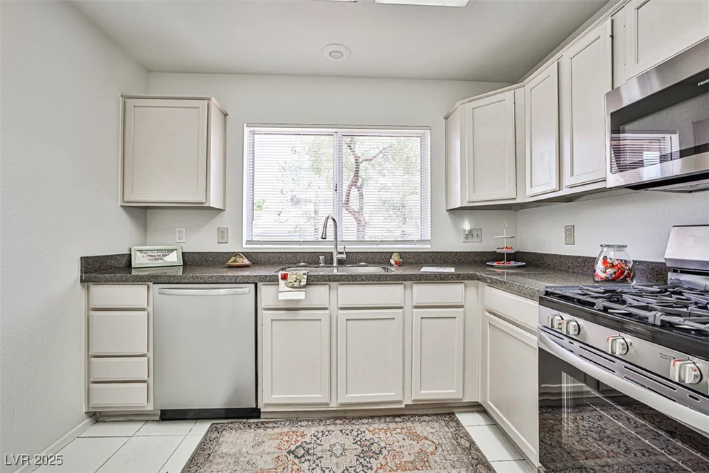 2520 Silverton, Las Vegas, NV 89134