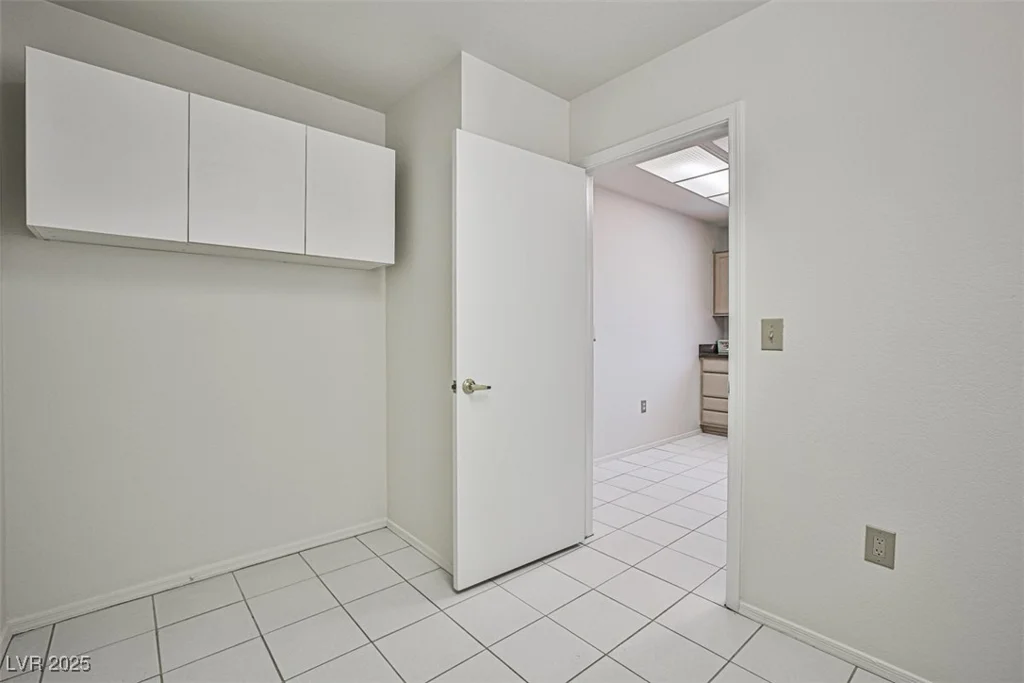 2520 Silverton, Las Vegas, NV 89134