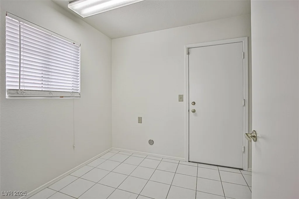 2520 Silverton, Las Vegas, NV 89134