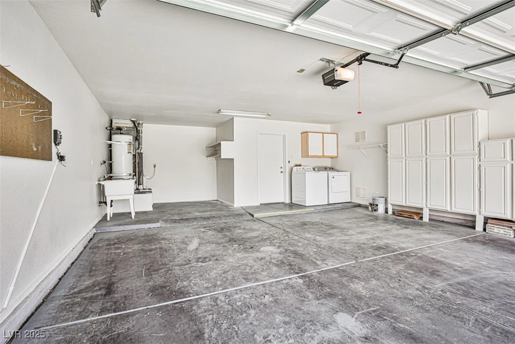 2520 Silverton, Las Vegas, NV 89134