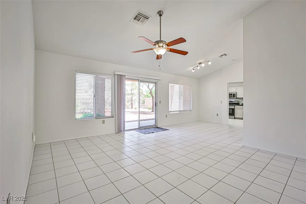 2520 Silverton, Las Vegas, NV 89134