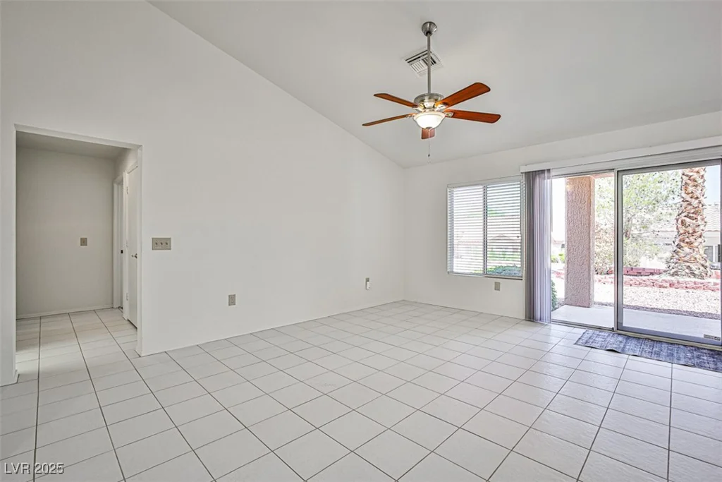 2520 Silverton, Las Vegas, NV 89134