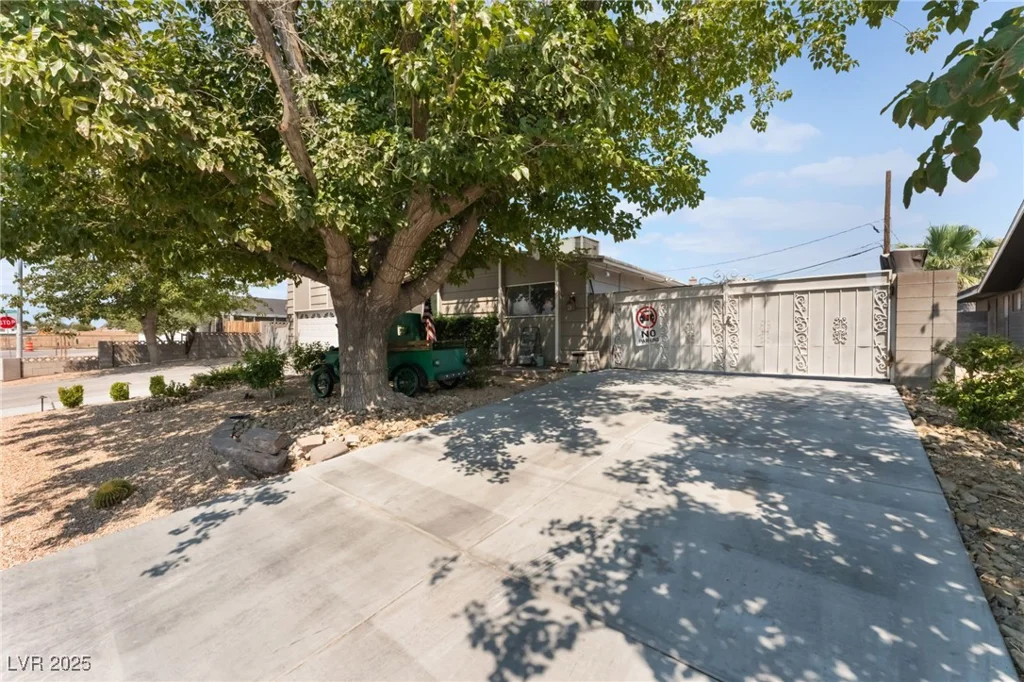 5384 Aston, Las Vegas, NV 89142