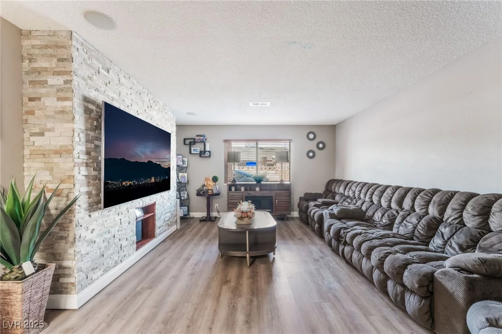 5384 Aston, Las Vegas, NV 89142