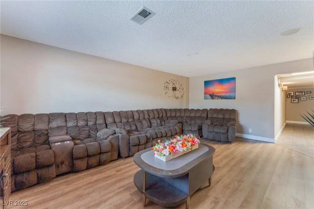 5384 Aston, Las Vegas, NV 89142