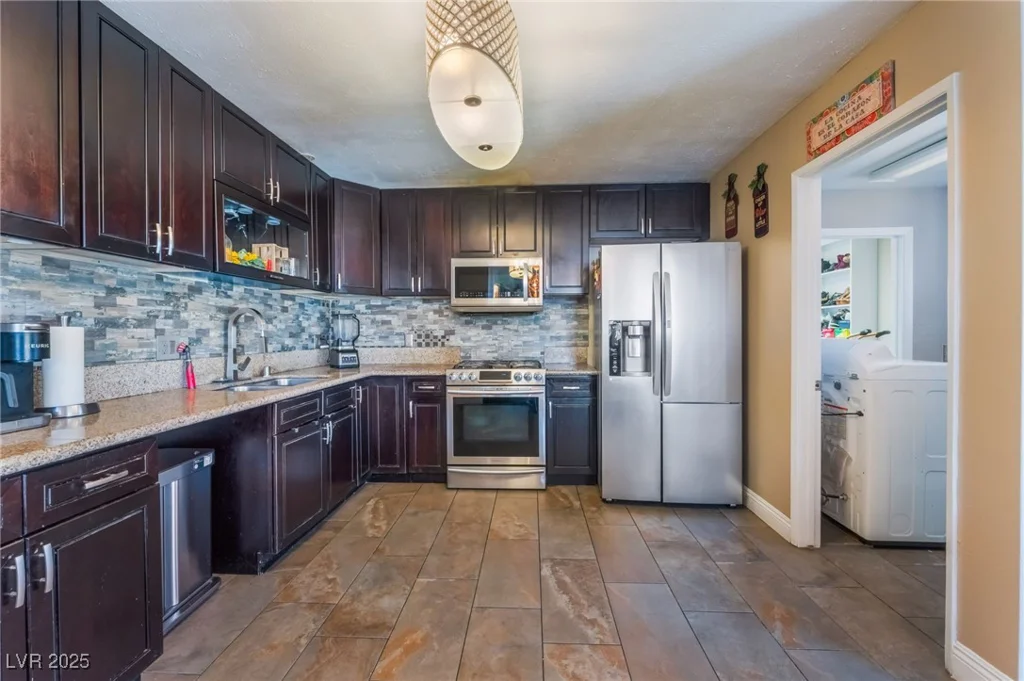 5384 Aston, Las Vegas, NV 89142