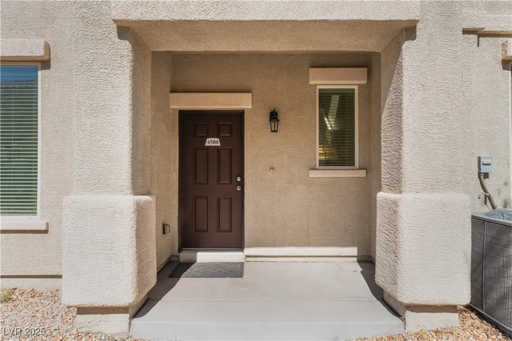 4588 Dover Straight, Las Vegas, NV 89115