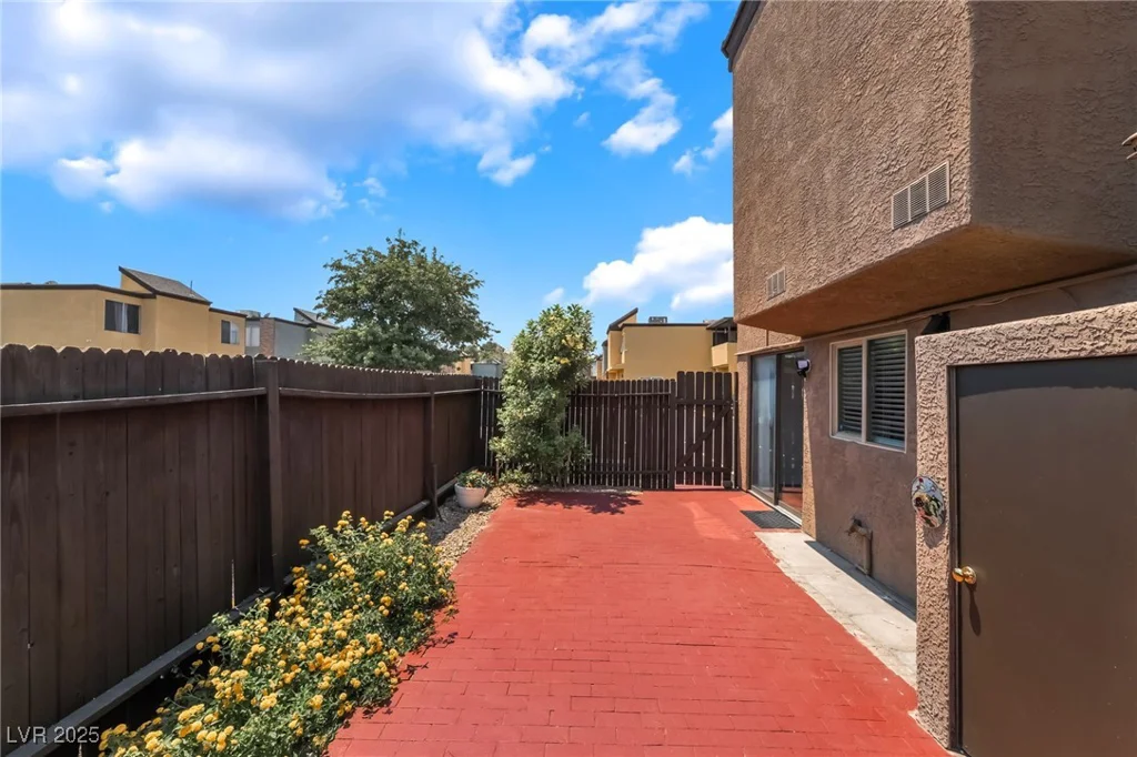 1467 Hialeah, Las Vegas, NV 89119