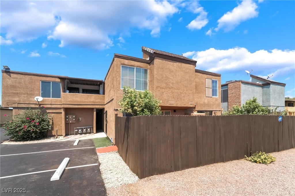 1467 Hialeah, Las Vegas, NV 89119
