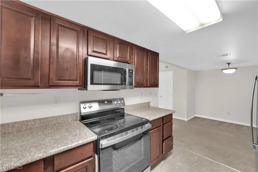 5163 Indian River, Las Vegas, NV 89103