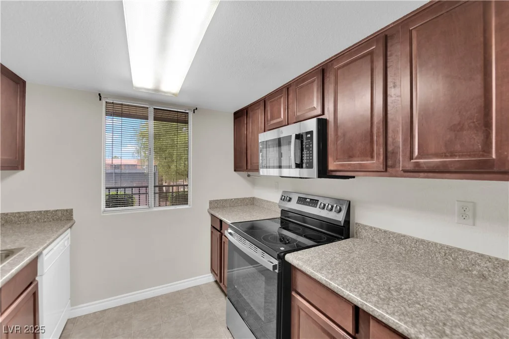 5163 Indian River, Las Vegas, NV 89103